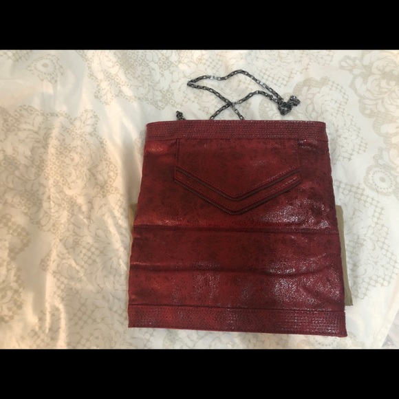 Red vegan leather Matt and Nat Handbag - Picture 2 of 3